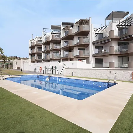 Costa Con Piscina Y Vistas Al Mar